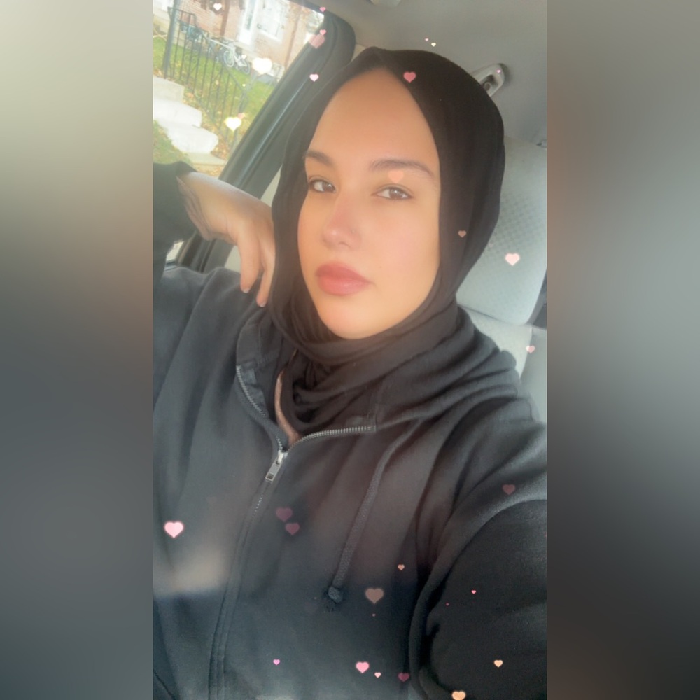 Meet your Posher, Zahia
